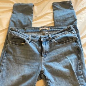 Ladies size 28 711 skinny jeans Levi’s brand
